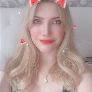 Meet your Posher, Monique